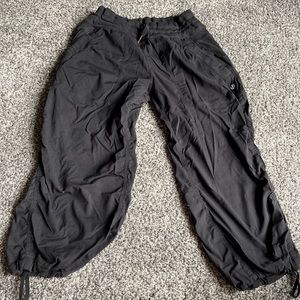 LULULEMON Dance Studio Mid Rise Black Capri/crop Size 6